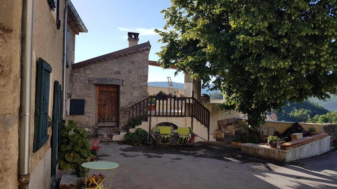 La Maison Des Soleils Lägenhet Soleilhas Exteriör bild